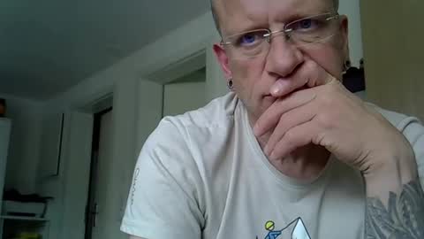 Snapshot of ricogumpi chatting on 05/05/26, 02:36 ricogumpi online show from 05/05/26, 02:36