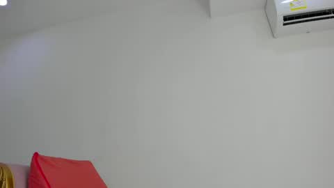 Snapshot of rihanna_abiodun chatting on 05/13/26, 06:05 Rihanna Abiodun online show from 05/13/26, 06:05