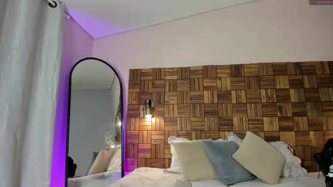 Sara online show from 10/04/25, 10:02