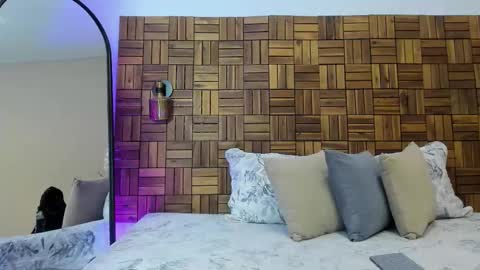 Sara online show from 10/31/25, 10:16