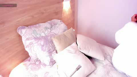 Snapshot of rihannadeep chatting on 02/18/26, 10:00 Sara online show from 02/18/26, 10:00