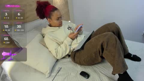 Snapshot of rihannadeep chatting on 03/17/26, 10:07 Sara online show from 03/17/26, 10:07