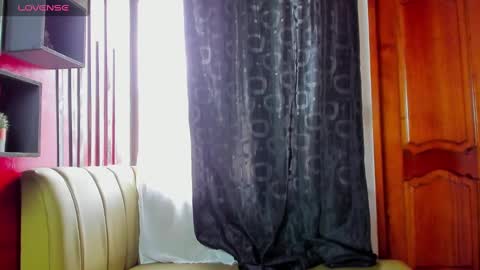 Snapshot of rihannagil chatting on 12/18/24, 08:14 rihanna online show from 12/18/24, 08:14