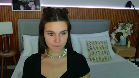 Rihanna online show from 09/19/25, 05:57