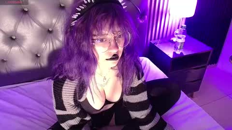 RIHONNA online show from 12/16/25, 01:38