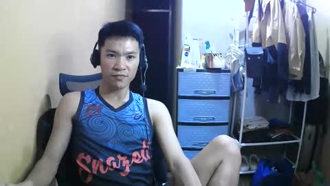 Snapshot of riiichie12 chatting on 11/25/25, 05:24 riiichie12 online show from 11/25/25, 05:24
