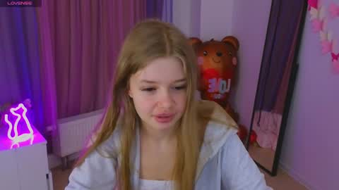 Rina online show from 03/31/26, 09:04