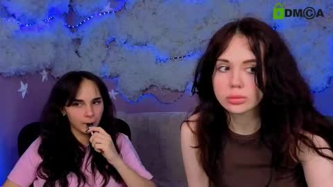 Snapshot of riley_sanders chatting on 05/19/26, 01:56 Meow online show from 05/19/26, 01:56