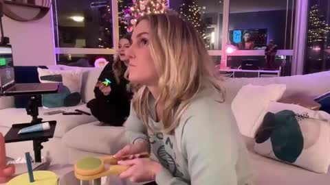 riley depp online show from 02/03/25, 12:04