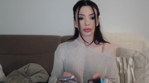 Snapshot of rileyeve chatting on 10/27/25, 09:52 RileyEve online show from 10/27/25, 09:52