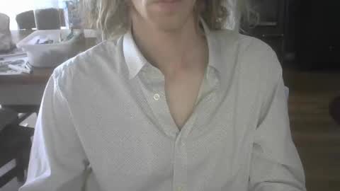Snapshot of rimbu32 chatting on 03/22/26, 09:45 kriebeltje online show from 03/22/26, 09:45