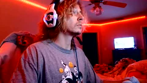Snapshot of rimmyblondeass chatting on 05/18/26, 07:47 TheRealCatNoir online show from 05/18/26, 07:47