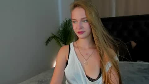 Snapshot of rina_balle chatting on 08/06/26, 11:45 Rina online show from 08/06/26, 11:45