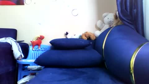 Snapshot of rio_sky chatting on 10/10/25, 05:06 cookie online show from 10/10/25, 05:06