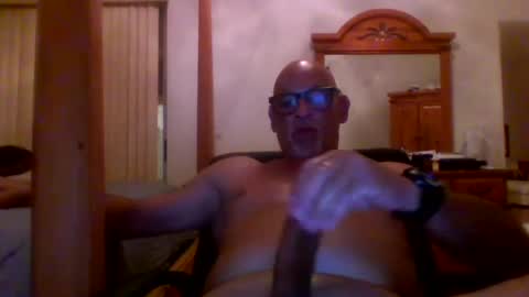 Snapshot of rionel chatting on 12/27/24, 11:10 RioNel online show from 12/27/24, 11:10