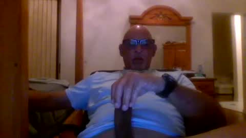 Snapshot of rionel chatting on 02/02/25, 12:51 RioNel online show from 02/02/25, 12:51