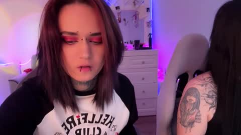   DianaBrite            fansl y online show from 11/16/25, 12:33