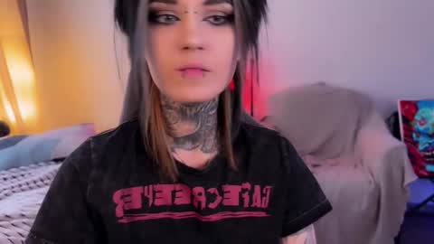   DianaBrite            fansl y online show from 02/24/26, 01:53