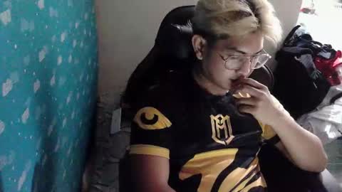 Snapshot of ririhoee chatting on 03/23/26, 07:51 ririhoee online show from 03/23/26, 07:51