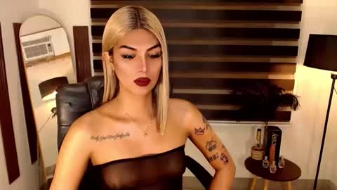 riri online show from 10/10/25, 04:44