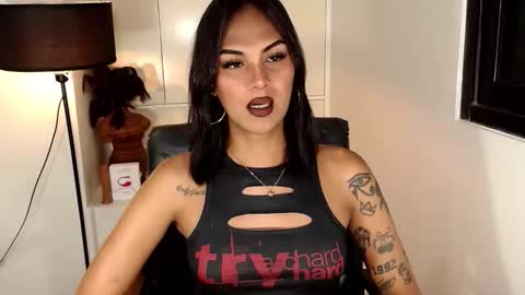 Snapshot of ririmoorets chatting on 02/19/26, 09:27 riri online show from 02/19/26, 09:27