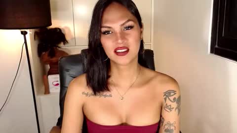 Snapshot of ririmoorets chatting on 02/21/26, 09:43 riri online show from 02/21/26, 09:43