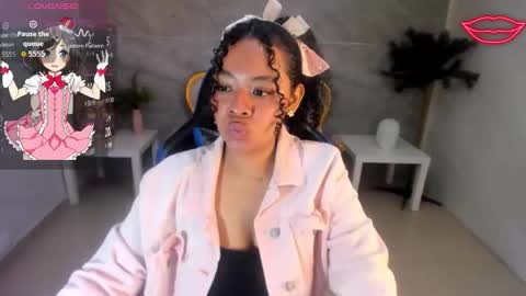 Snapshot of risada_temptation_s chatting on 10/10/25, 09:03 Risada online show from 10/10/25, 09:03