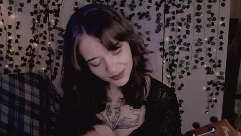 risha_laass online show from 11/19/25, 08:09