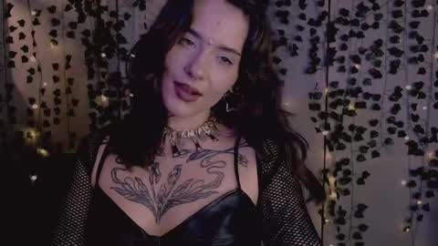 risha_laass online show from 11/28/25, 08:00