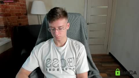 Snapshot of rishu_ chatting on 10/10/25, 10:47 VAnitas online show from 10/10/25, 10:47