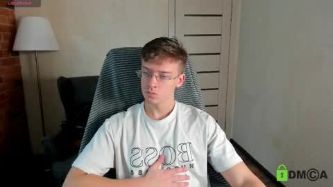 Snapshot of rishu_ chatting on 10/31/25, 10:38 VAnitas online show from 10/31/25, 10:38