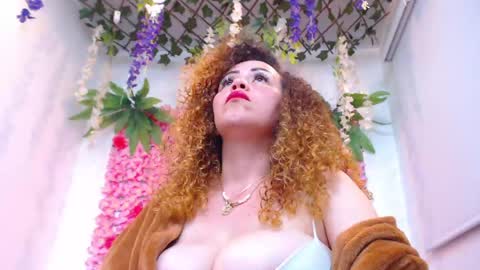 Snapshot of risitos_de_oro_ chatting on 05/16/26, 12:18 Risitos De Oro online show from 05/16/26, 12:18