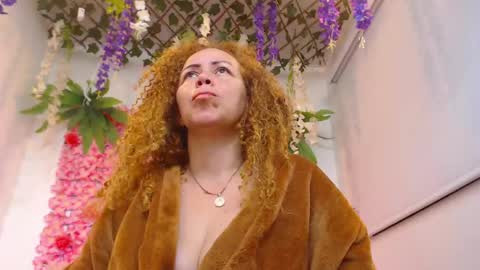 Snapshot of risitos_de_oro_ chatting on 05/30/26, 10:12 Risitos De Oro online show from 05/30/26, 10:12