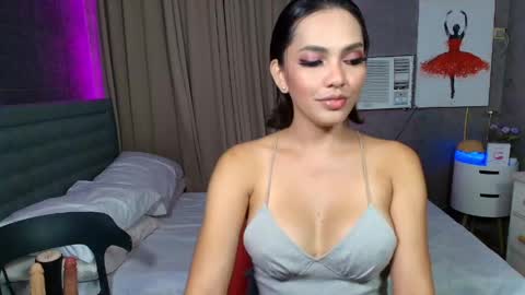 Snapshot of risque_asiancassandra chatting on 05/27/26, 03:03 Miss Cassie online show from 05/27/26, 03:03