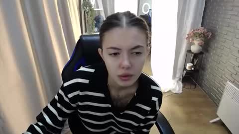 Snapshot of ritaneer chatting on 10/05/25, 08:12 ritaneer online show from 10/05/25, 08:12