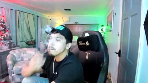 Snapshot of rjman111 chatting on 12/02/25, 01:00 rjman111 online show from 12/02/25, 01:00