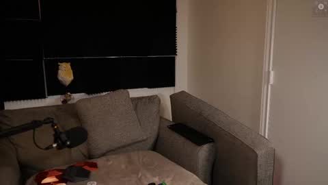 Ryan aka KeylimeRy online show from 10/27/25, 02:59