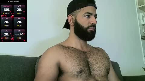 Snapshot of roa32sebas chatting on 01/10/25, 02:13 SebasRoa online show from 01/10/25, 02:13