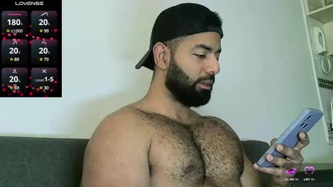 Snapshot of roa32sebas chatting on 01/13/25, 03:47 SebasRoa online show from 01/13/25, 03:47