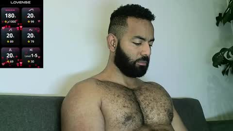 SebasRoa online show from 10/30/25, 03:24