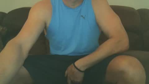 Snapshot of roadhouse122 chatting on 02/19/25, 01:17 roadhouse122 online show from 02/19/25, 01:17