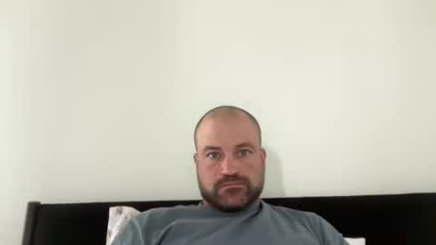 Snapshot of roadking1122 chatting on 10/21/25, 05:57 roadking1122 online show from 10/21/25, 05:57