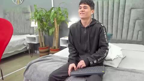 Roan Birkin online show from 02/06/25, 07:18