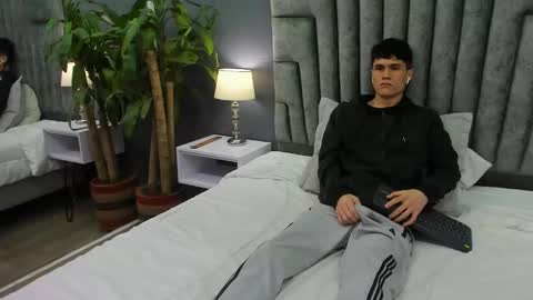 Roan Birkin online show from 02/18/25, 01:43