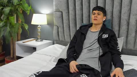 Roan Birkin online show from 02/26/25, 11:04