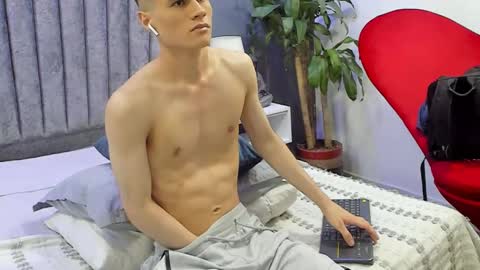 Roan Birkin online show from 03/06/25, 10:36