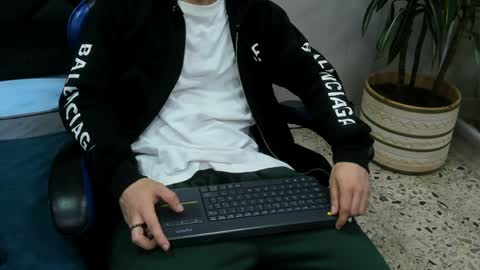 Roan Birkin online show from 04/01/26, 07:22