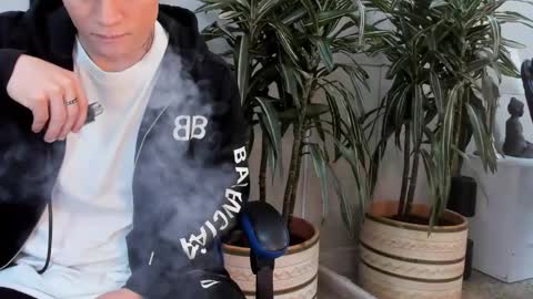 Snapshot of roan_birkin chatting on 04/30/26, 07:42 Roan Birkin online show from 04/30/26, 07:42
