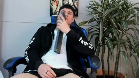 Snapshot of roan_birkin chatting on 04/30/26, 08:57 Roan Birkin online show from 04/30/26, 08:57