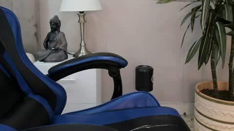 Snapshot of roan_birkin chatting on 05/06/26, 07:19 Roan Birkin online show from 05/06/26, 07:19